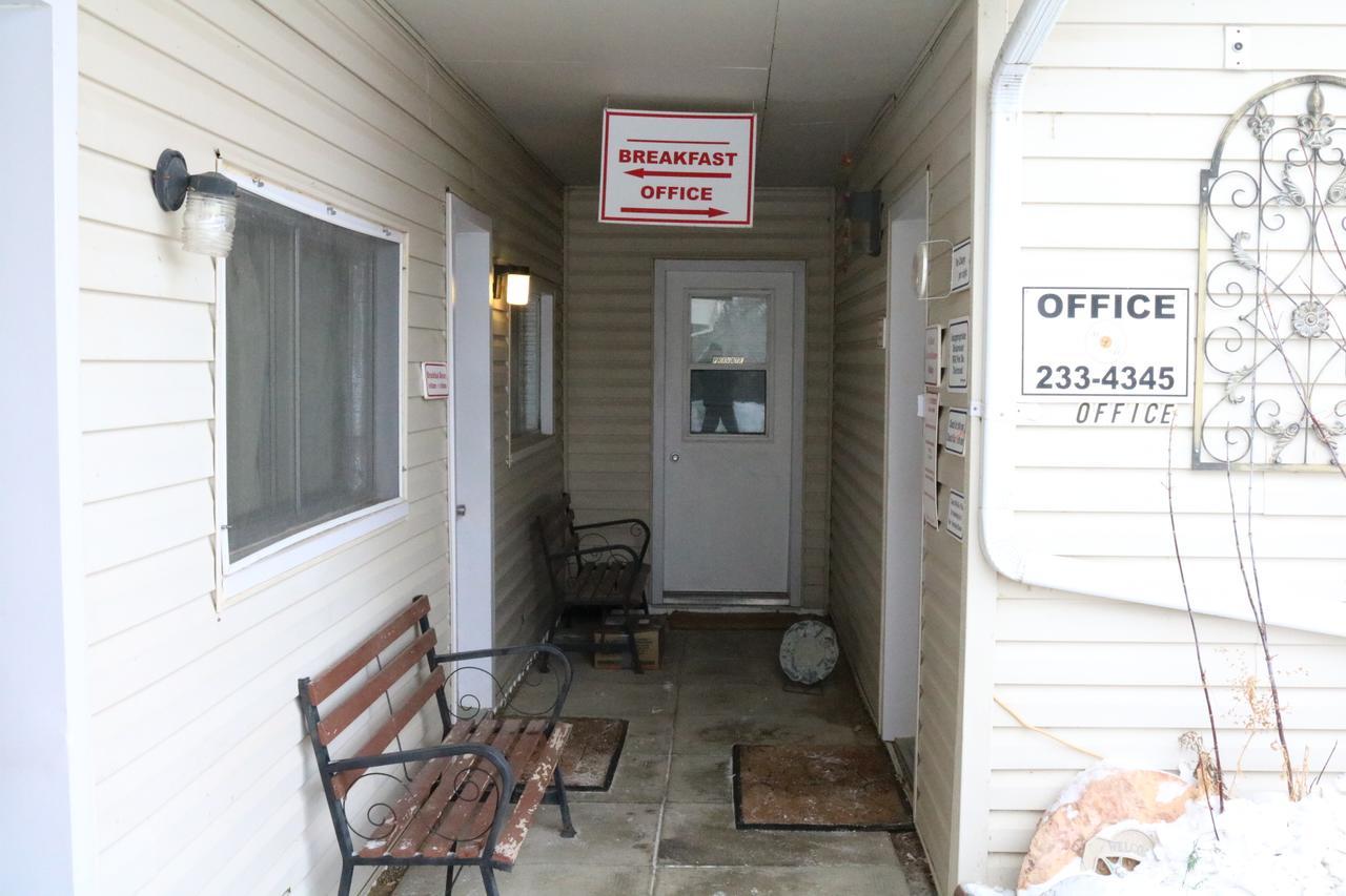 Wakaw Lodge Motel Екстер'єр фото
